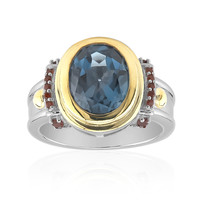 Zilveren ring met een Londen-blauwe topaas (Remy Rotenier)