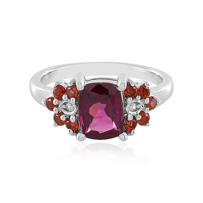 Zilveren ring met een magenta granaat