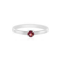 Zilveren ring met een edele rode spinel