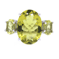 Zilveren ring met een Ouro Verde kwarts