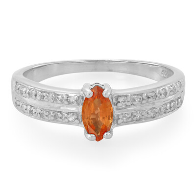 Zilveren ring met een oranje saffier