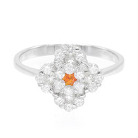 Zilveren ring met een oranje saffier