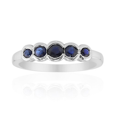 Zilveren ring met een blauwe saffier