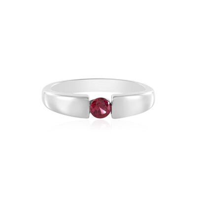 Zilveren ring met een edele rode spinel