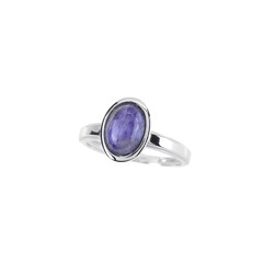 Zilveren ring met een Charoite