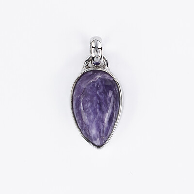 Zilveren hanger met een Charoite