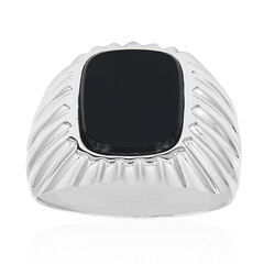 Gouden ring met een zwarte onyx