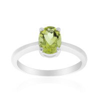 Zilveren ring met een Ouro Verde kwarts