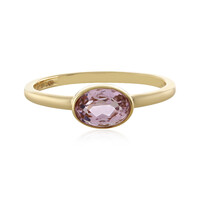 Gouden ring met een kunziet (Adela Gold)