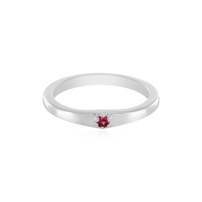 Zilveren ring met een roze spinel