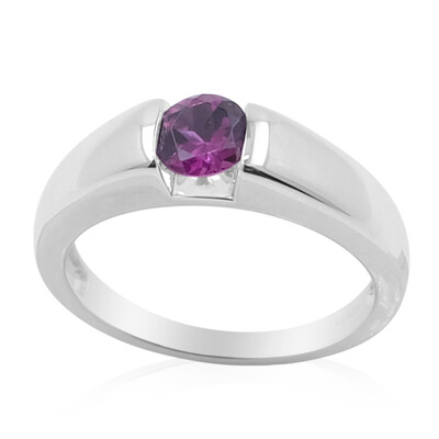 Zilveren ring met een magenta granaat