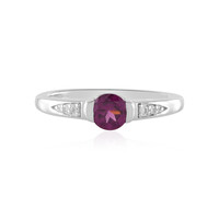 Zilveren ring met een magenta granaat