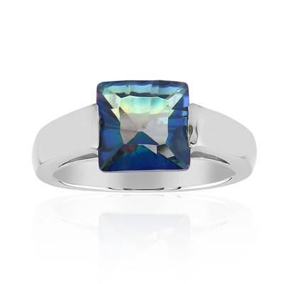 Zilveren ring met een blauwe mystieke kwarts