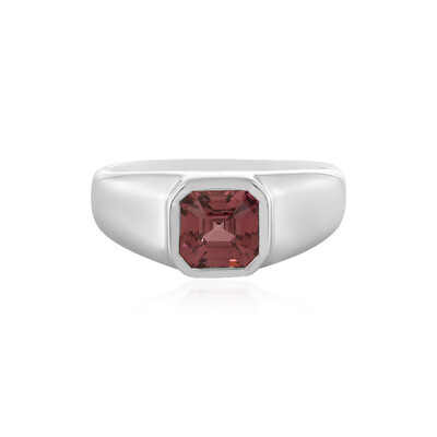 Zilveren ring met een roze zirkoon