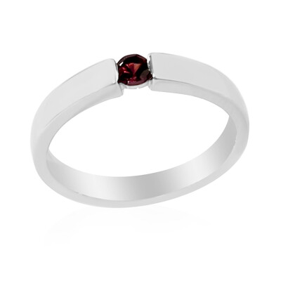 Zilveren ring met een edele rode spinel